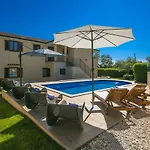 Apartments Saladinka